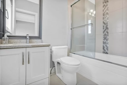Entry Foyer Photo of 18407 59a Avenue, Surrey, BC