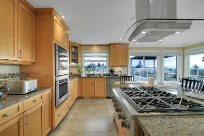 1050 Parker Street, White Rock, BC, White Rock — Single Family Residence for sale