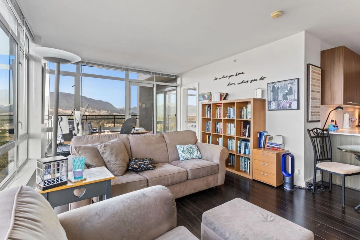 Family Room Photo of 2603 2789 Shaughnessy Street, Port Coquitlam, BC