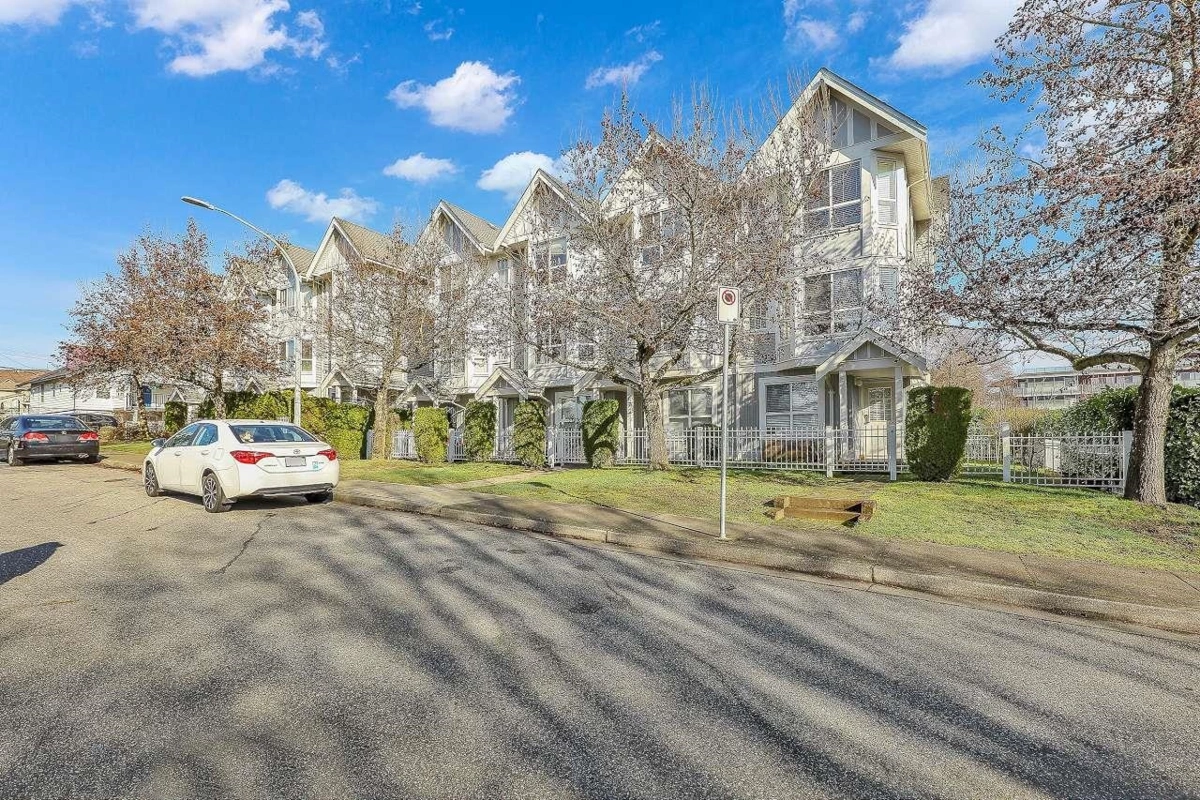 Family Room Photo of 40 7370 Stride Avenue, Burnaby, BC