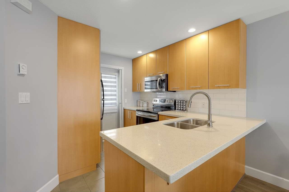 Guest Bathroom Photo of 40 7370 Stride Avenue, Burnaby, BC