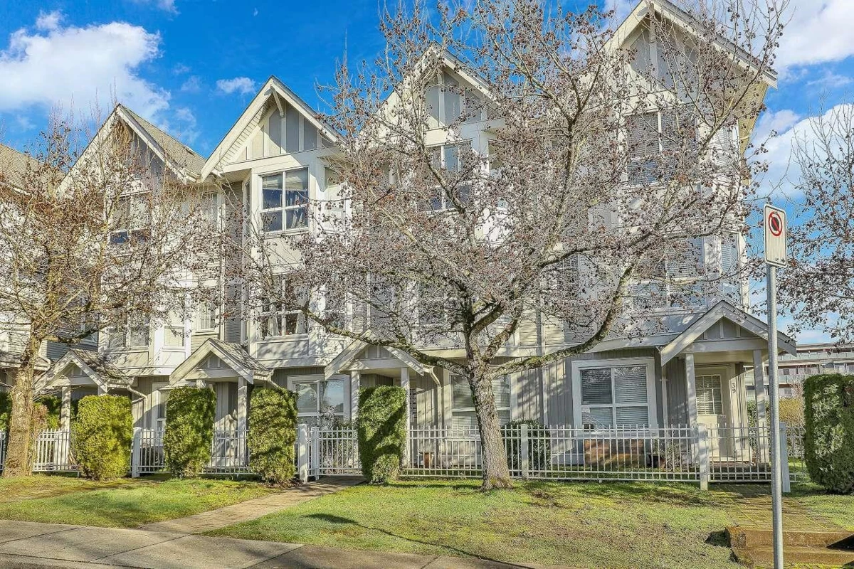 Living Room Photo of 40 7370 Stride Avenue, Burnaby, BC