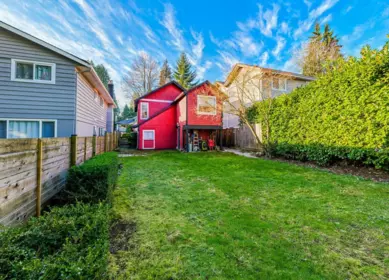Garden / Landscaping Photo of 3446 Church Street, North Vancouver, BC