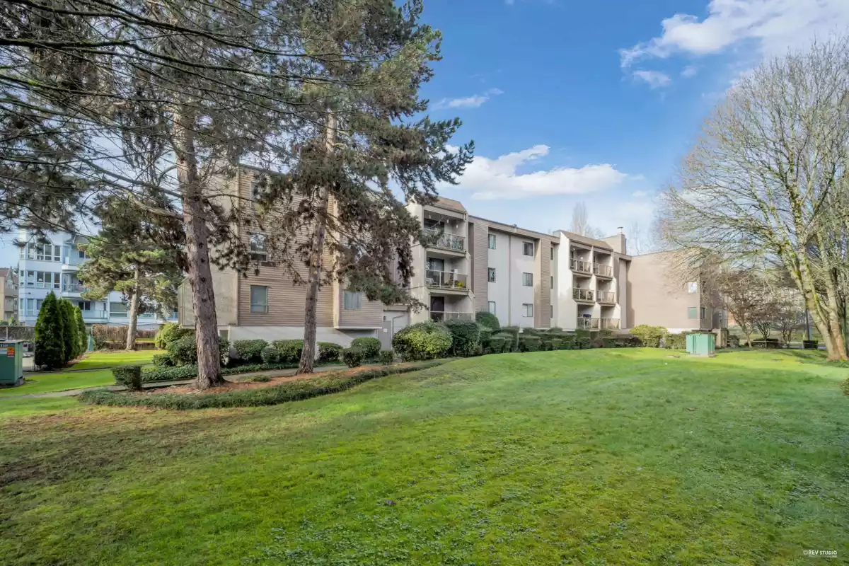 Breakfast Nook Photo of 305 8720 Lansdowne Road, Richmond, BC