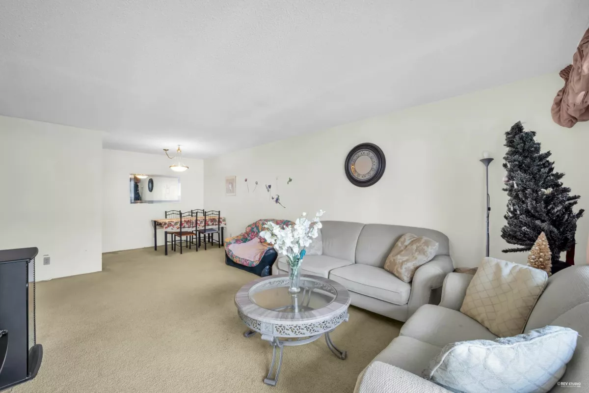 Dining Area Photo of 305 8720 Lansdowne Road, Richmond, BC