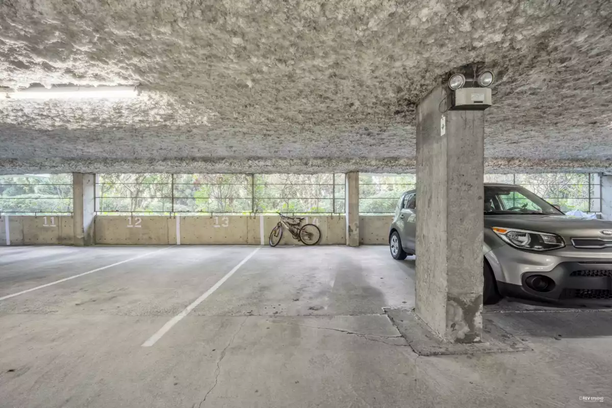 Walk-In Closet Photo of 305 8720 Lansdowne Road, Richmond, BC