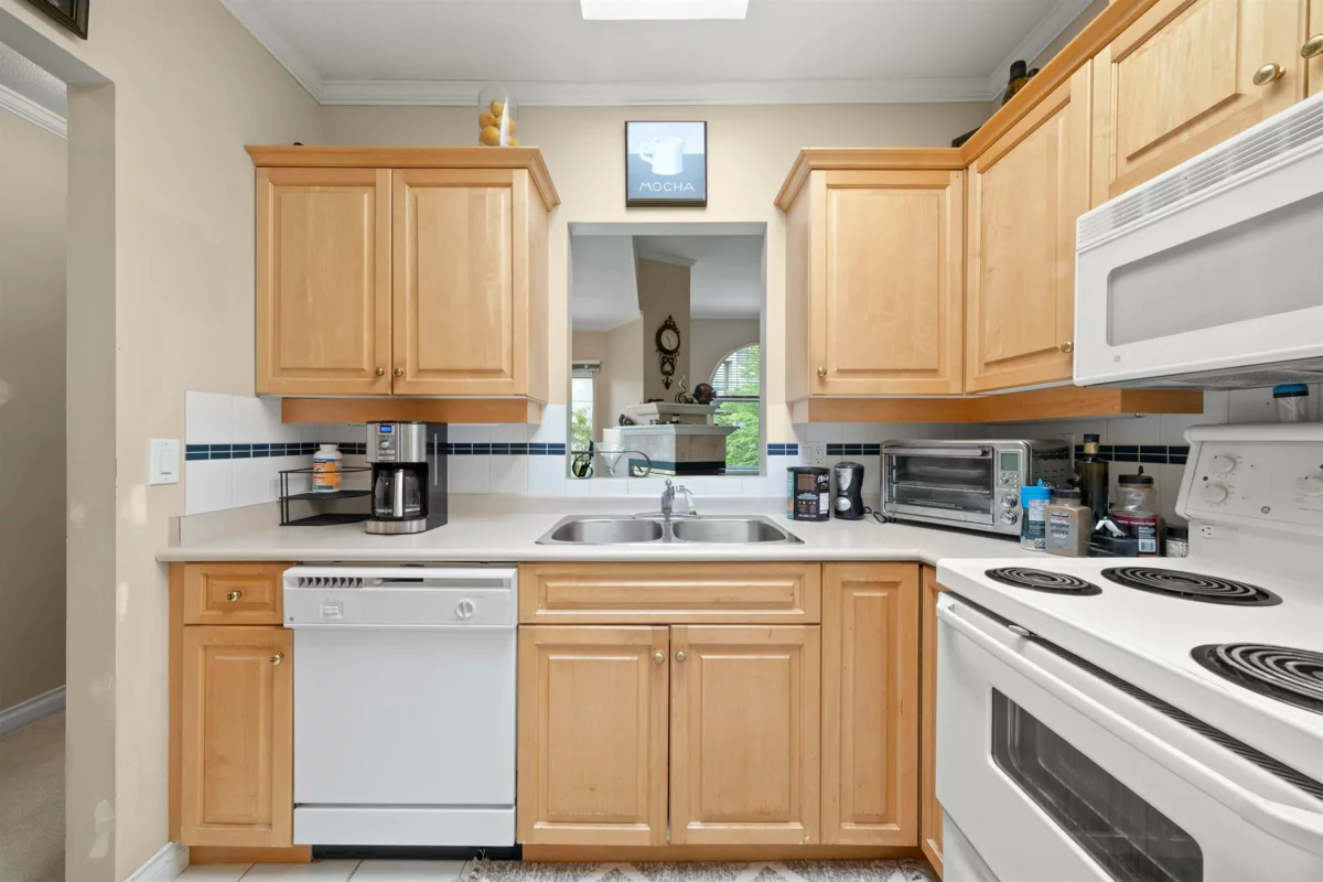 Breakfast Nook Photo of 423 1185 Pacific Street, Coquitlam, BC