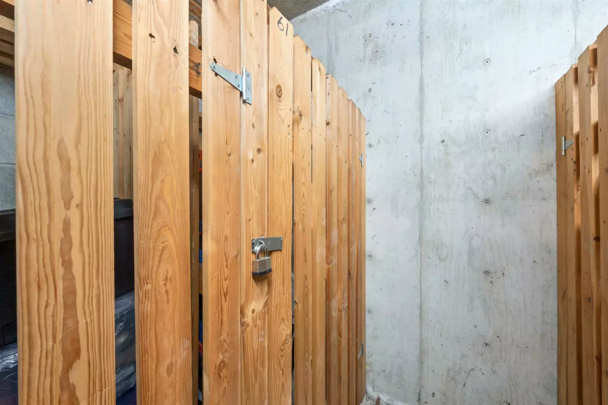 Entry Foyer Photo of 423 1185 Pacific Street, Coquitlam, BC