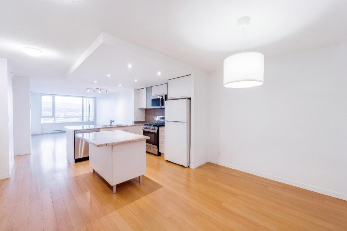 Family Room Photo of 808 3333 Corvette Way, Richmond, BC