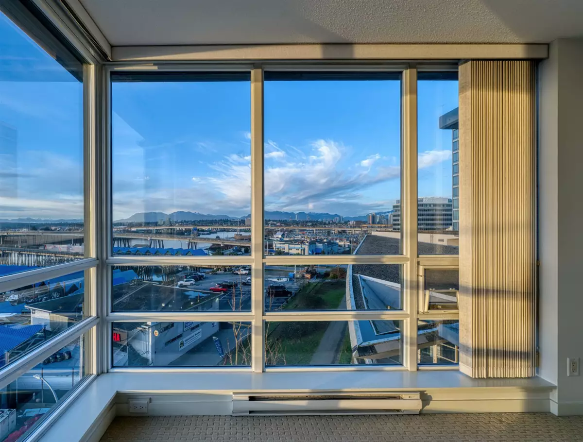 Living Room Photo of 808 3333 Corvette Way, Richmond, BC