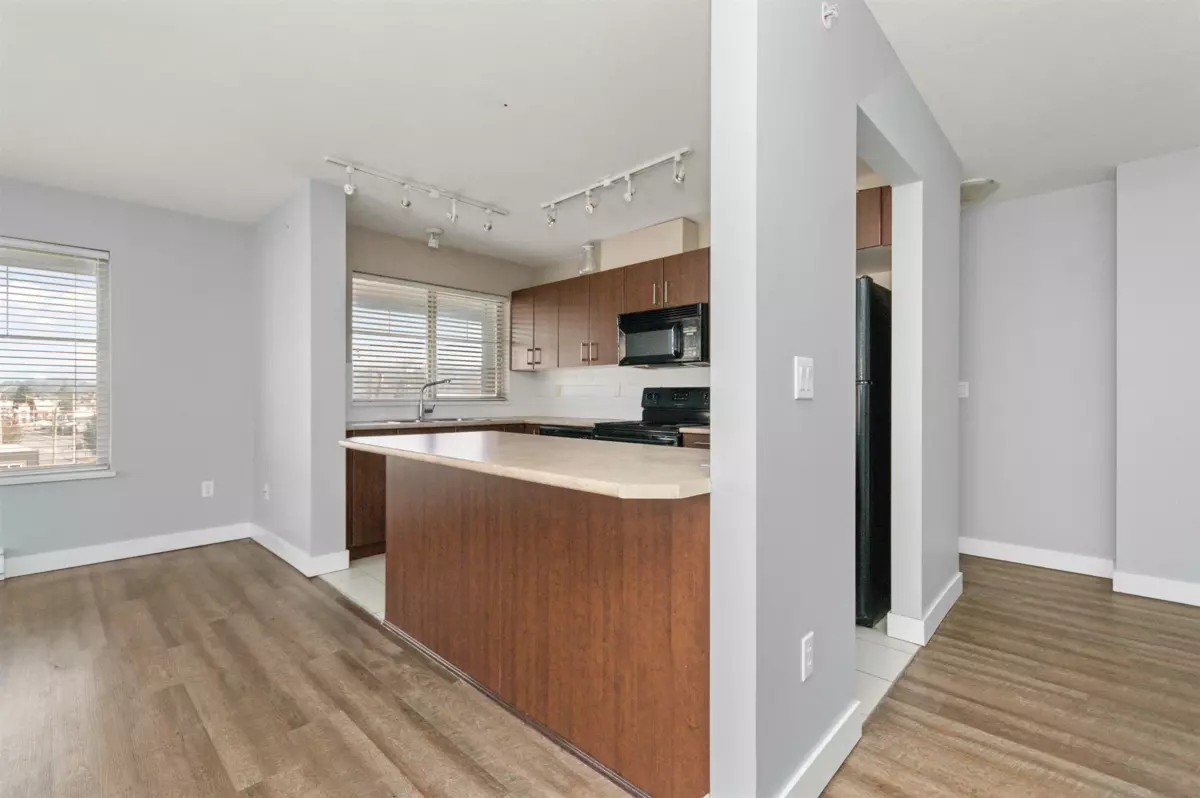 Kitchen Photo of 402 45561 Yale Road, Chilliwack, BC