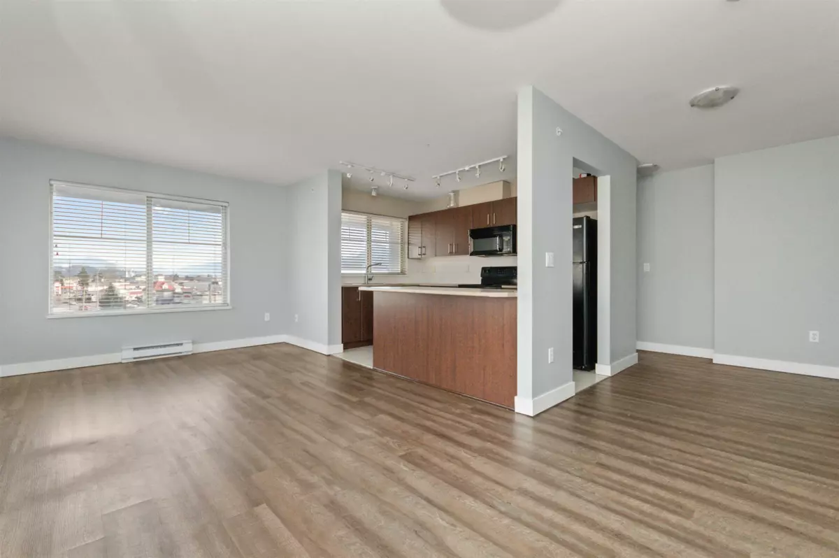 Living Room Photo of 402 45561 Yale Road, Chilliwack, BC