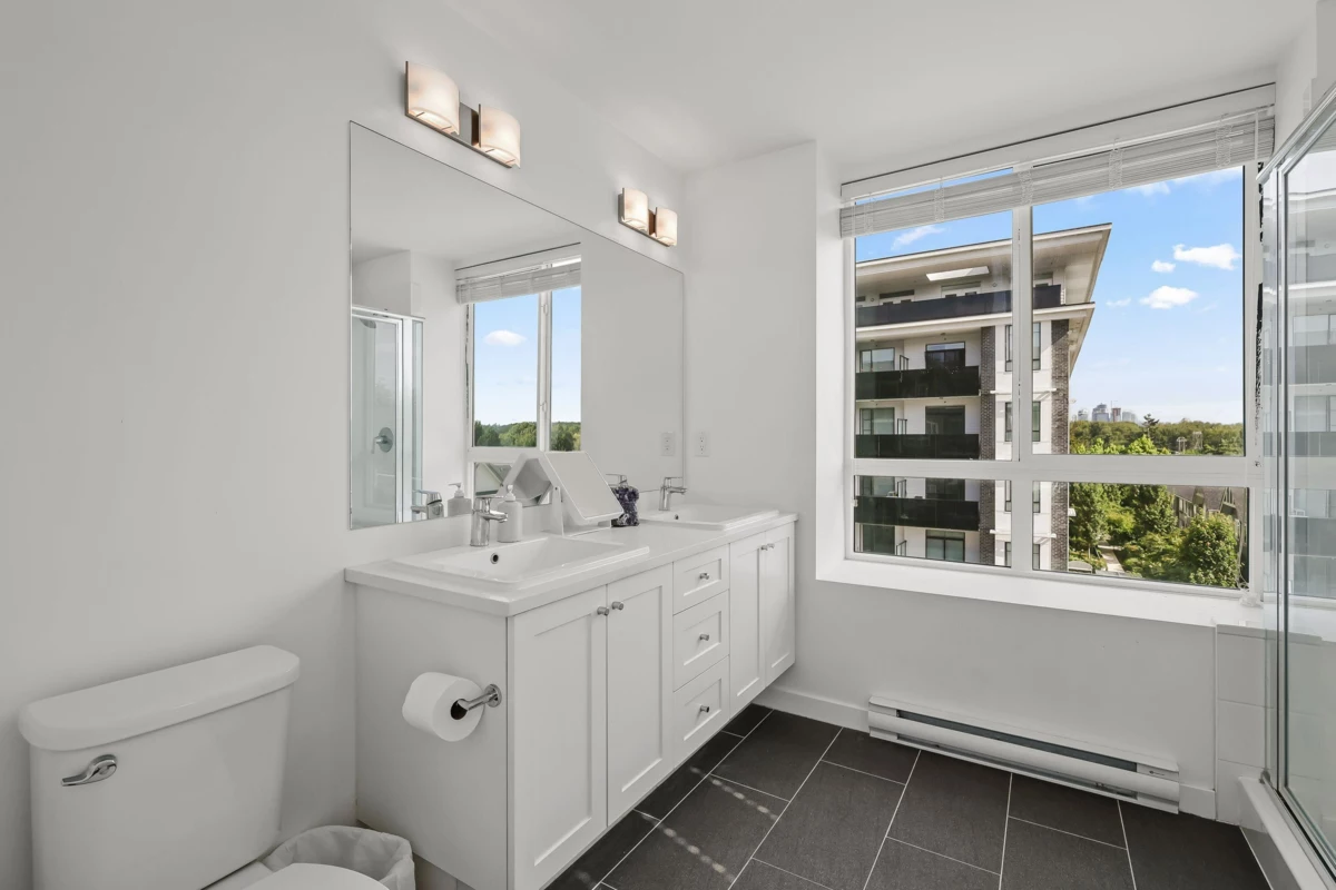 Guest Bathroom Photo of 303 13628 81a Avenue, Surrey, BC
