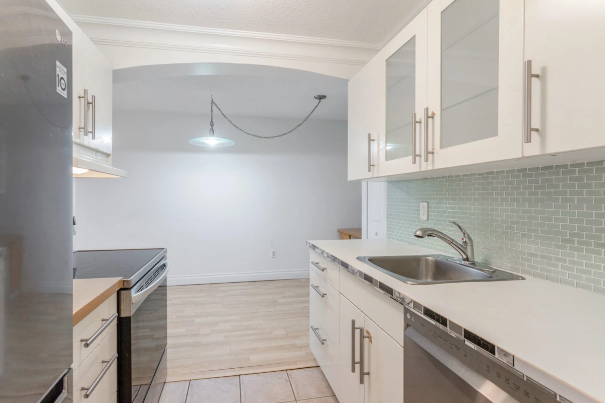 Breakfast Nook Photo of 112 240 Mahon Avenue, North Vancouver, BC