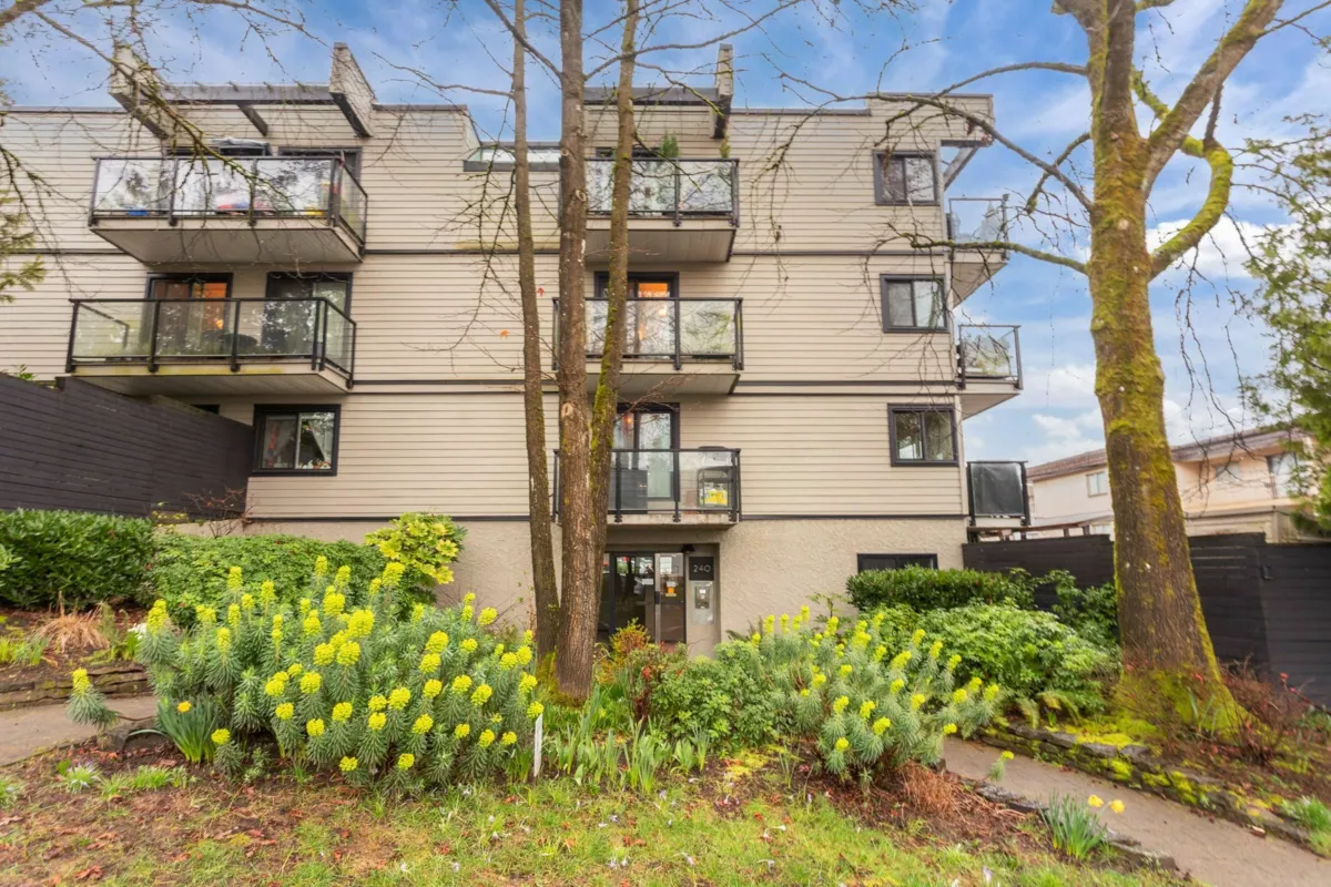 Living Room Photo of 112 240 Mahon Avenue, North Vancouver, BC