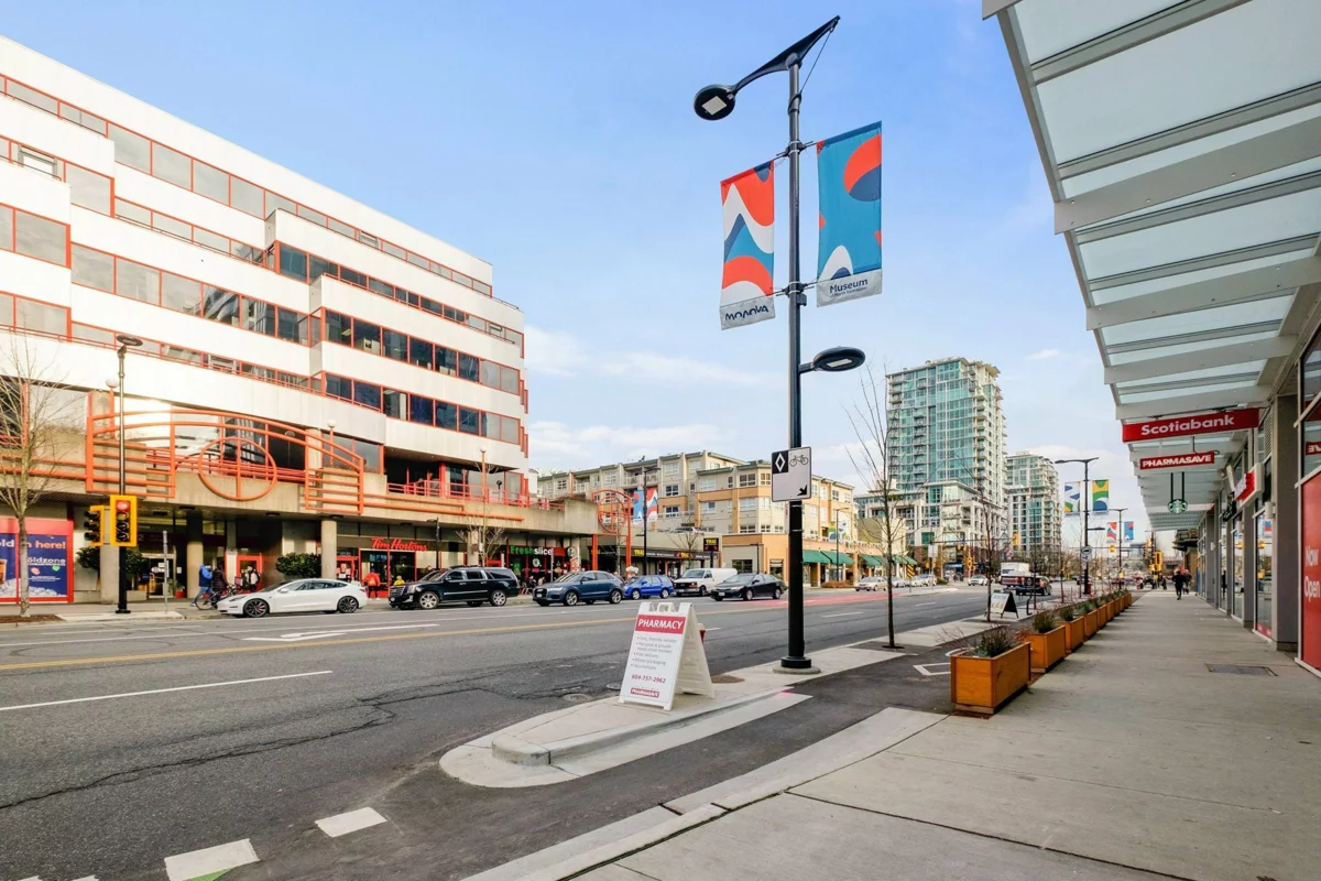 Outdoor Deck Photo of 112 240 Mahon Avenue, North Vancouver, BC