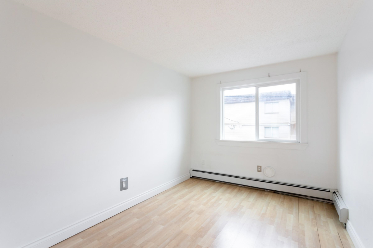 Primary Bathroom Photo of 112 240 Mahon Avenue, North Vancouver, BC