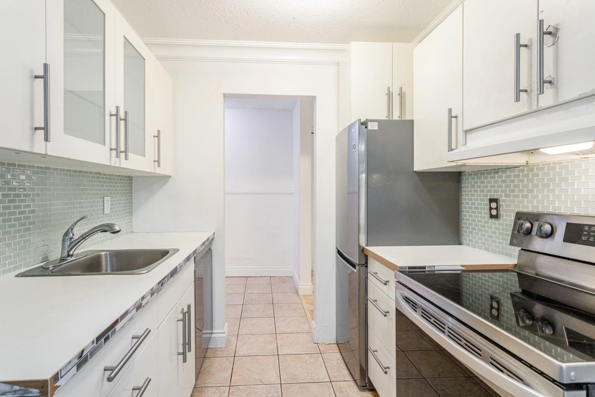 Primary Bedroom Photo of 112 240 Mahon Avenue, North Vancouver, BC