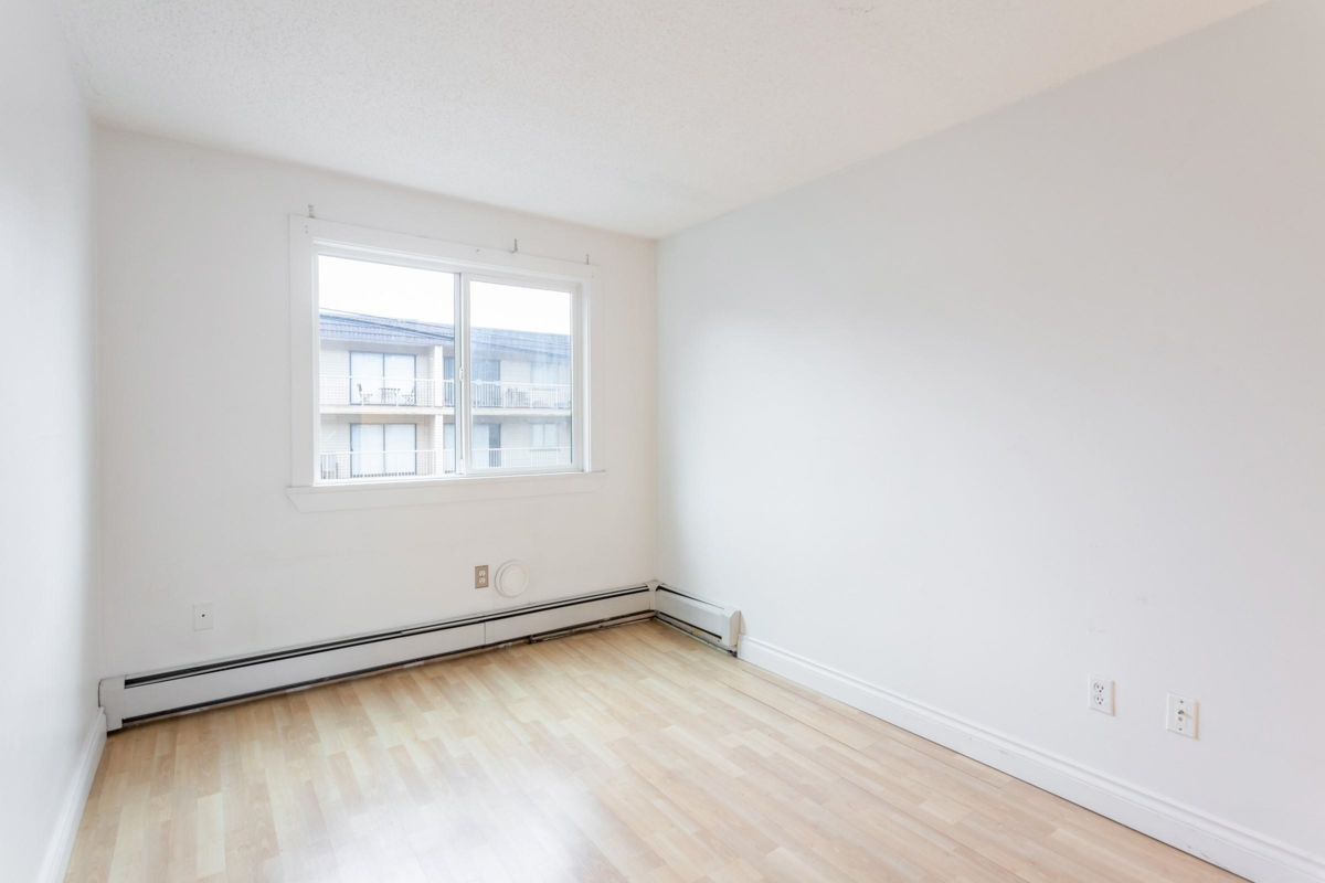 Walk-In Closet Photo of 112 240 Mahon Avenue, North Vancouver, BC