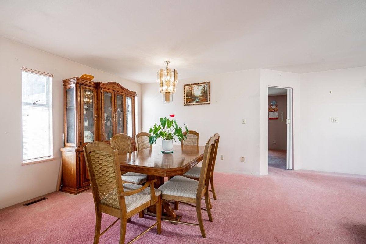 Dining Area Photo of 14317 89a Avenue, Surrey, BC