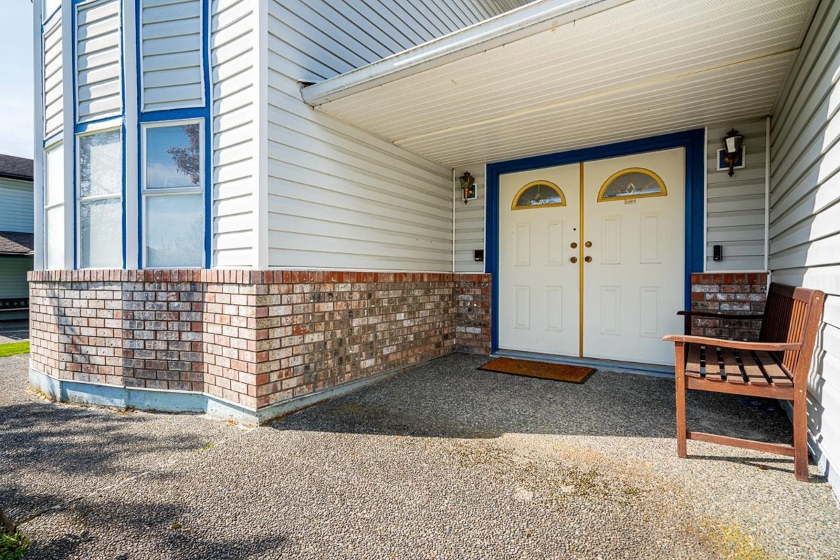 Living Room Photo of 14317 89a Avenue, Surrey, BC