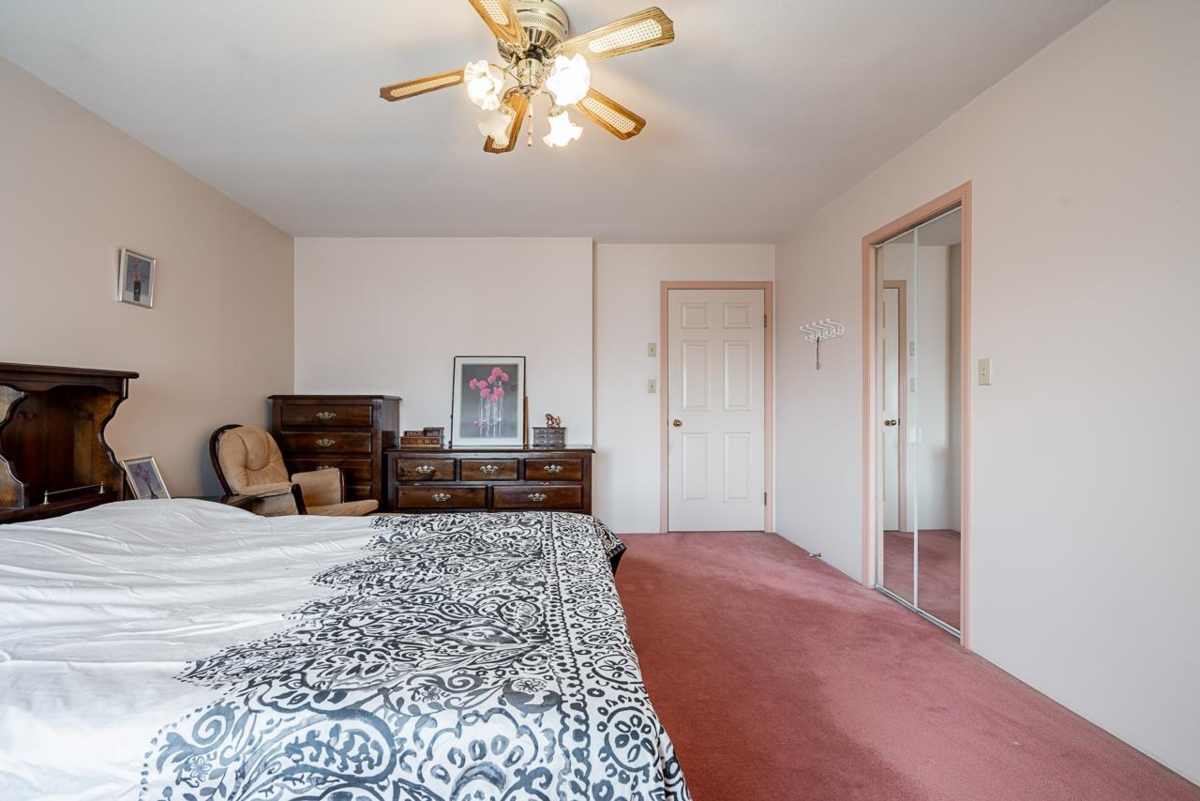 Primary Bathroom Photo of 14317 89a Avenue, Surrey, BC