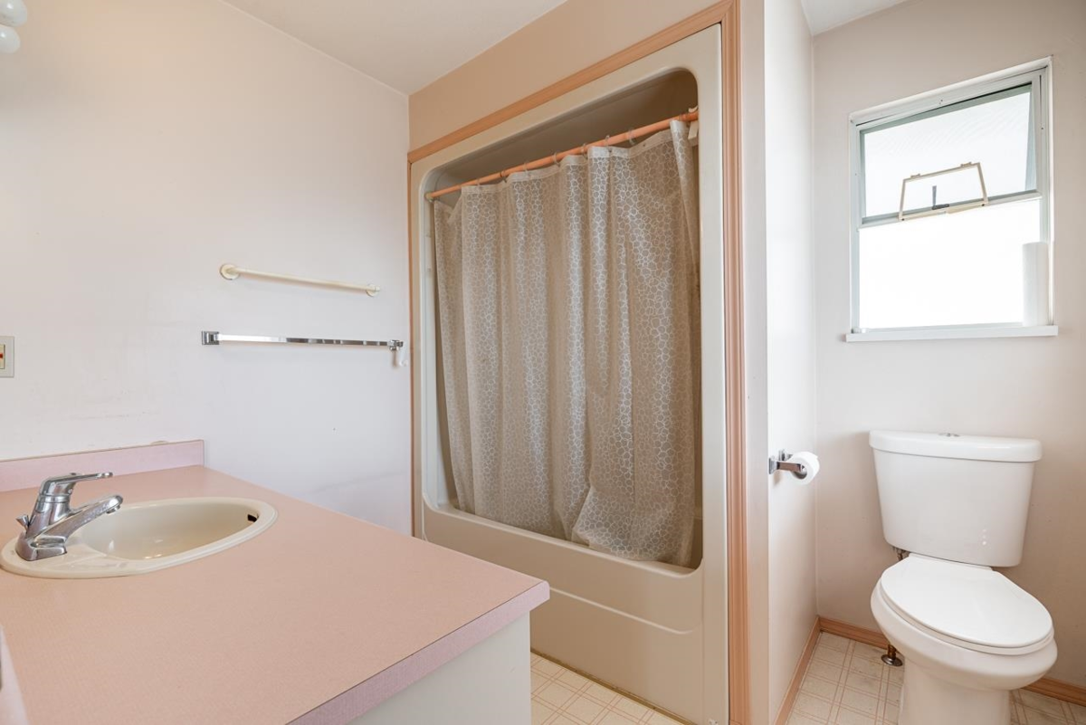 Walk-In Closet Photo of 14317 89a Avenue, Surrey, BC