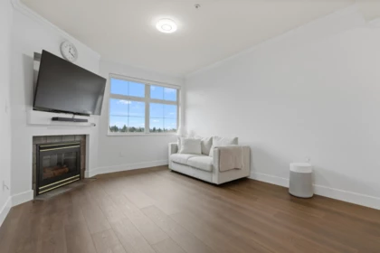 411 15210 Guildford Drive, Surrey, BC