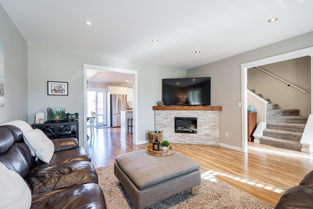 Dining Area Photo of 21229 95 Avenue, Langley, BC