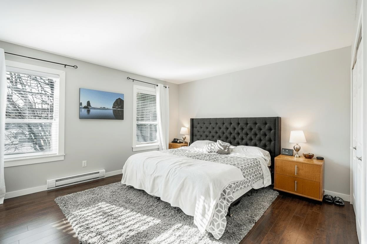 Guest Bathroom Photo of 21229 95 Avenue, Langley, BC