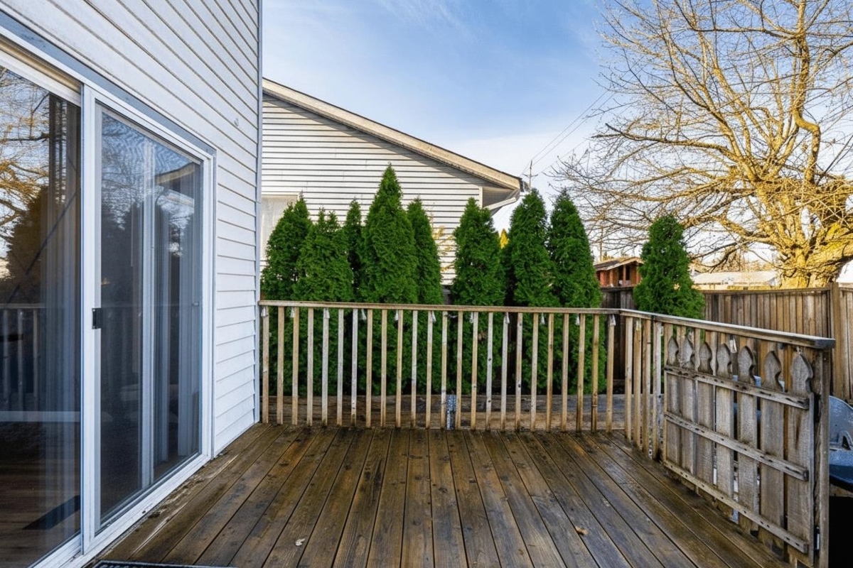 Swimming Pool Photo of 21229 95 Avenue, Langley, BC