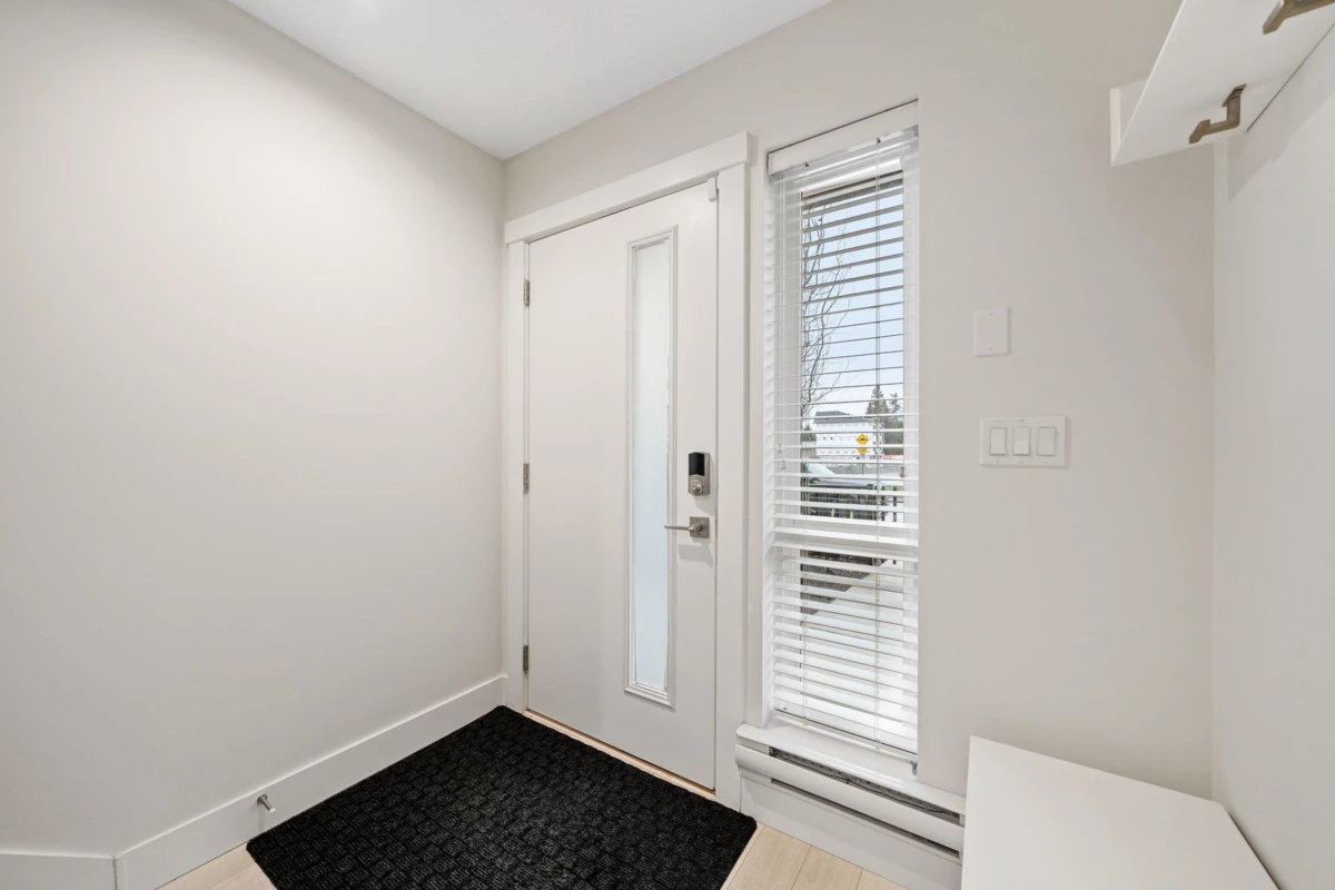 Kitchen Photo of 5 16760 25 Avenue, Surrey, BC