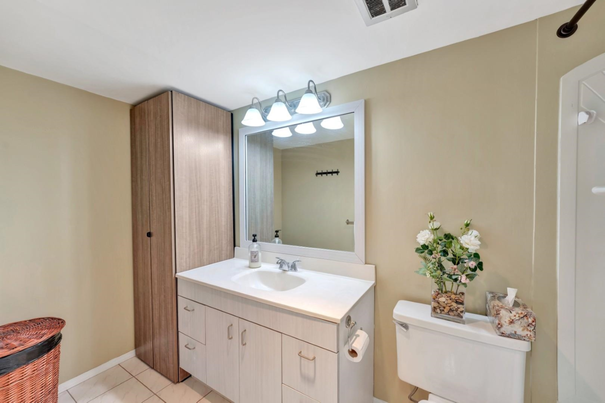 Mudroom Photo of 2206 3755 Bartlett Court, Burnaby, BC