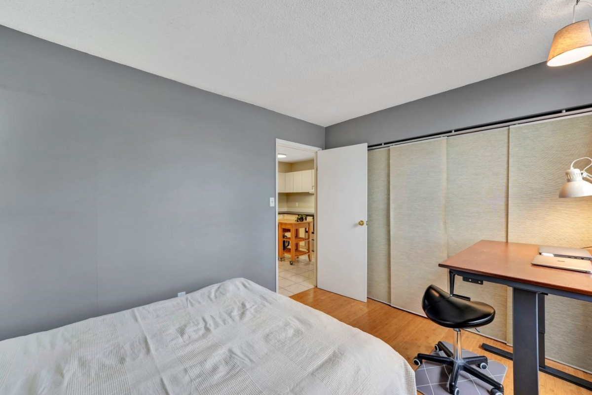 Powder Room Photo of 2206 3755 Bartlett Court, Burnaby, BC