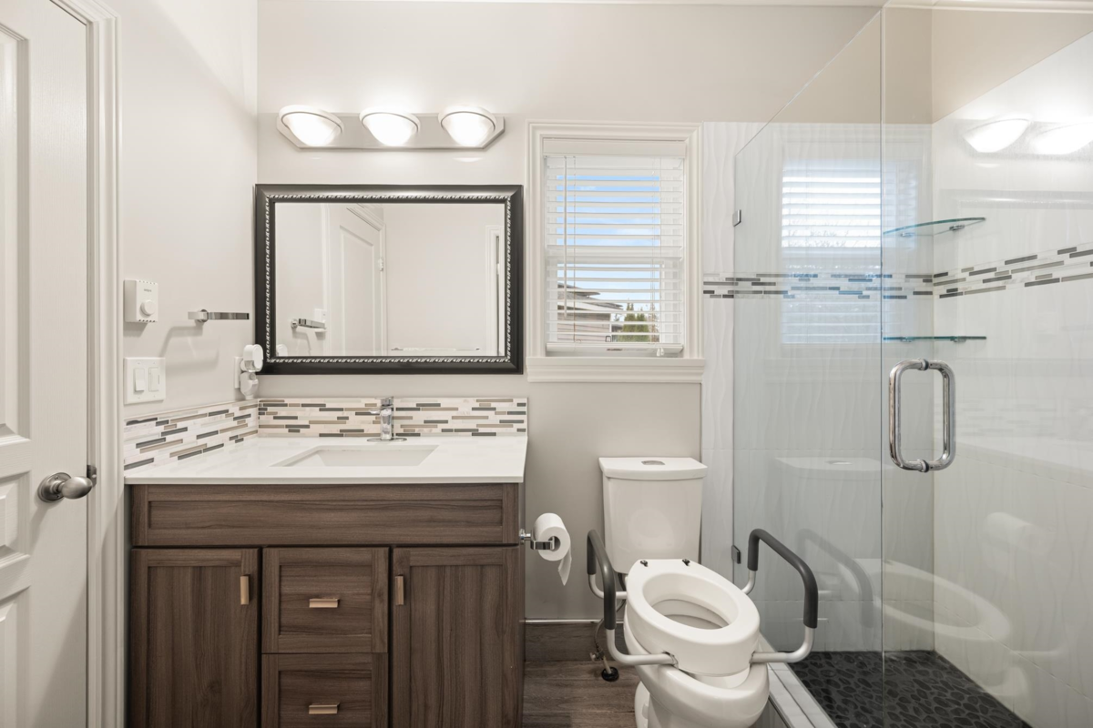 Front Yard Photo of 23133 80 Avenue, Langley, BC