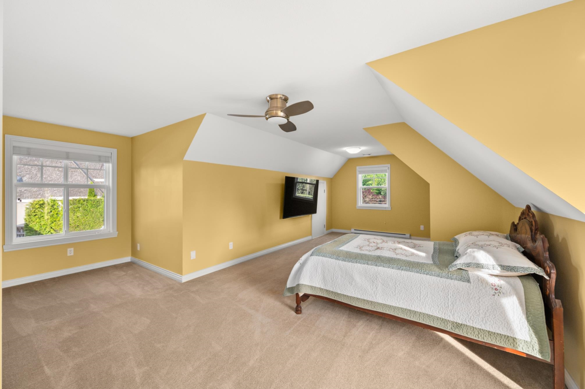 Guest Bathroom Photo of 23133 80 Avenue, Langley, BC