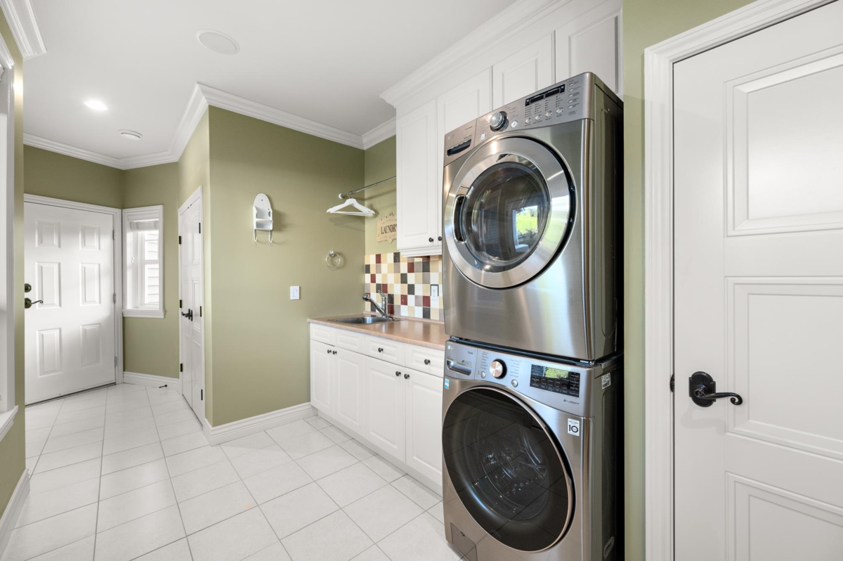 Mudroom Photo of 23133 80 Avenue, Langley, BC
