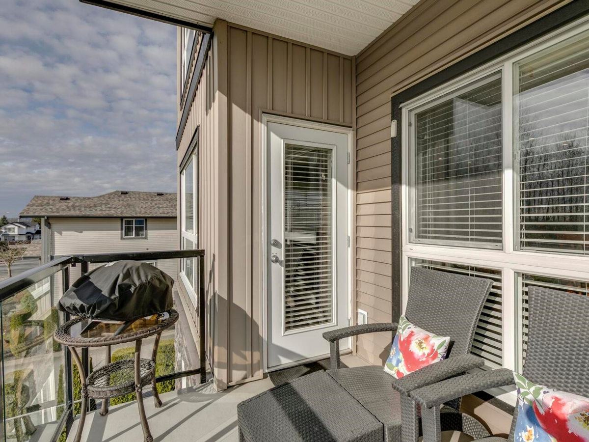 Walk-In Closet Photo of A214 33755 7th Avenue, Mission, BC