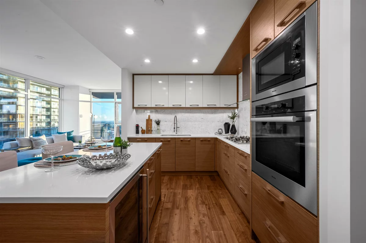 Dining Area Photo of 1005 4360 Beresford Street, Burnaby, BC