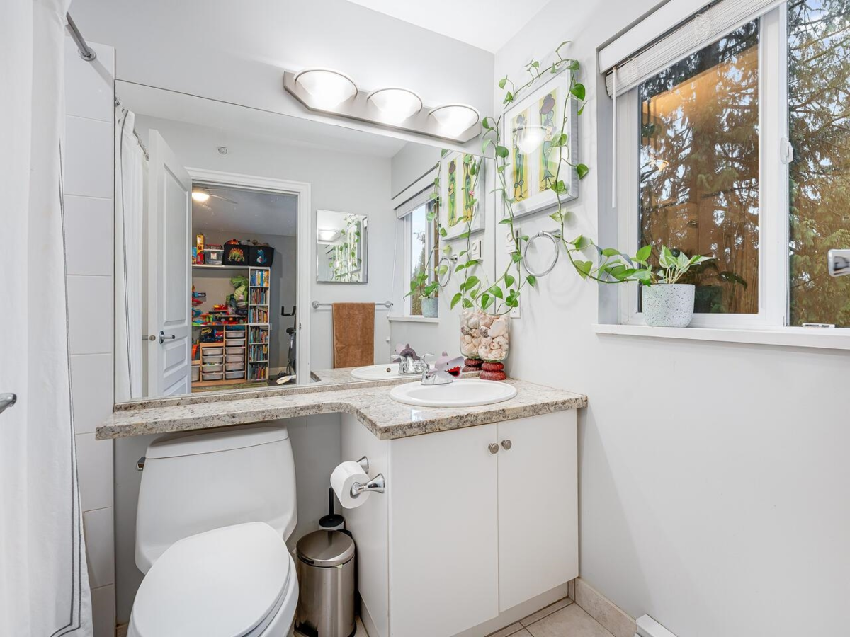 Bedroom 3 Photo of 18 1073 Lynn Valley Road, North Vancouver, BC