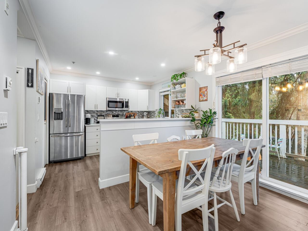 Dining Area Photo of 18 1073 Lynn Valley Road, North Vancouver, BC
