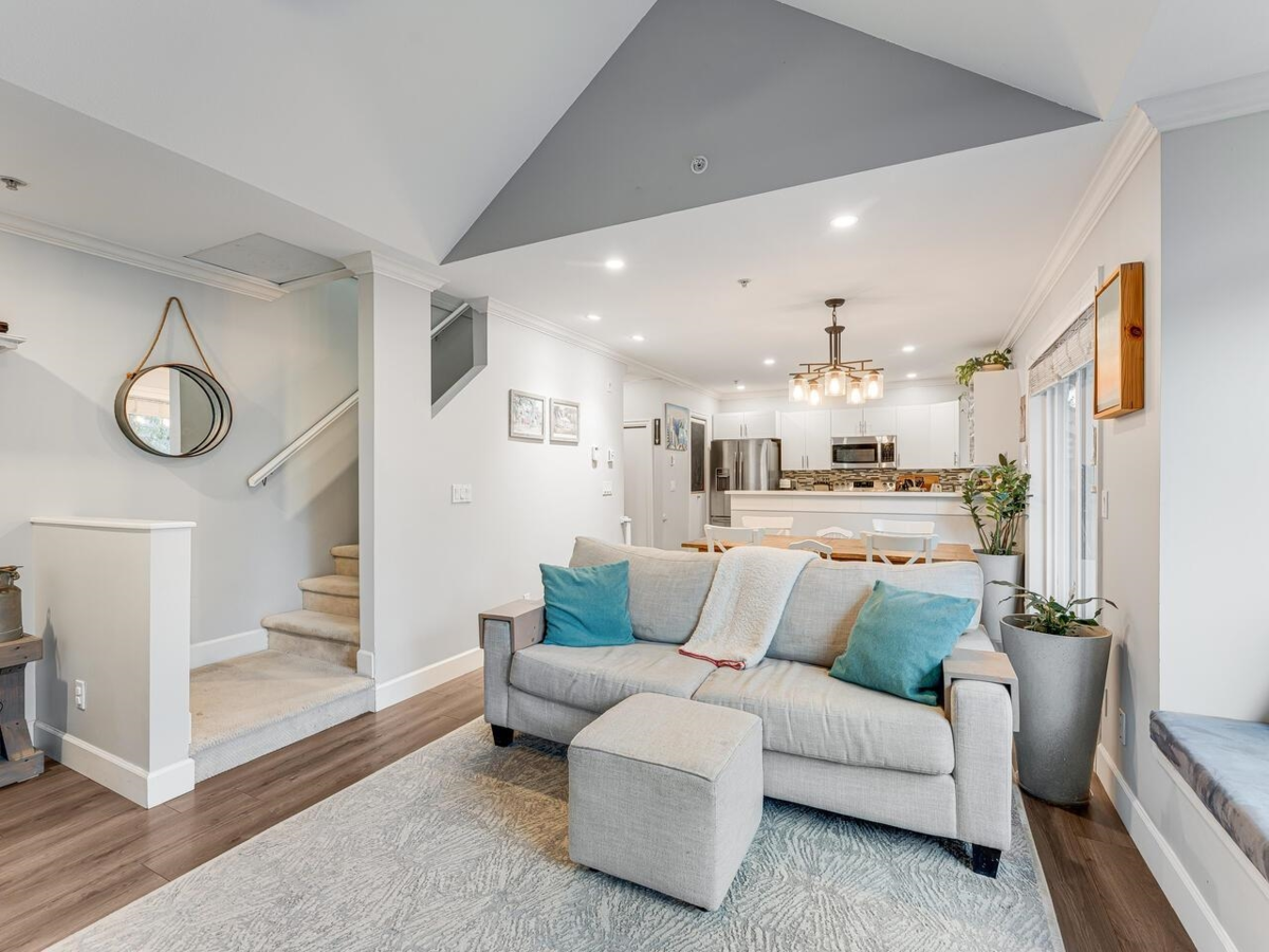 Living Room Photo of 18 1073 Lynn Valley Road, North Vancouver, BC