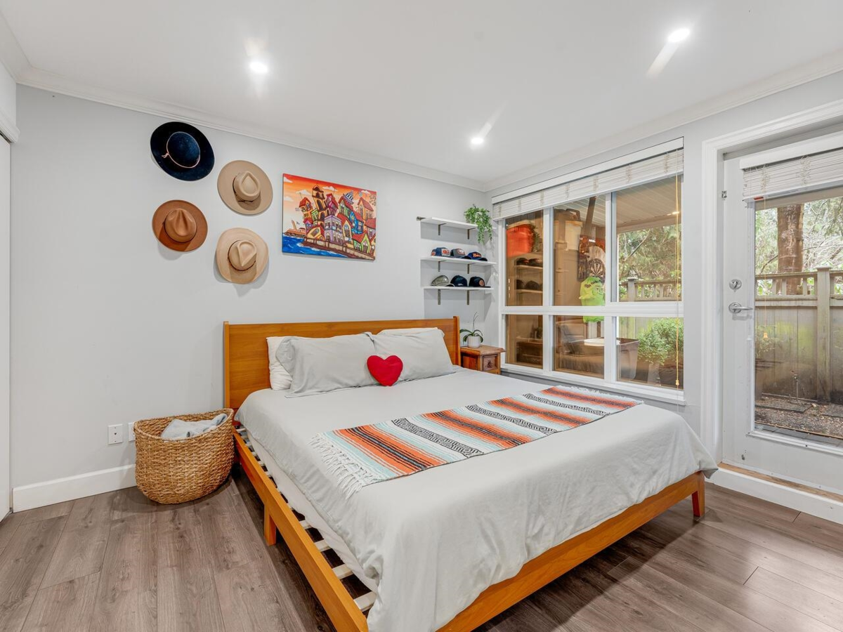 Primary Bathroom Photo of 18 1073 Lynn Valley Road, North Vancouver, BC