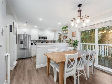 18 1073 Lynn Valley Road, North Vancouver, BC