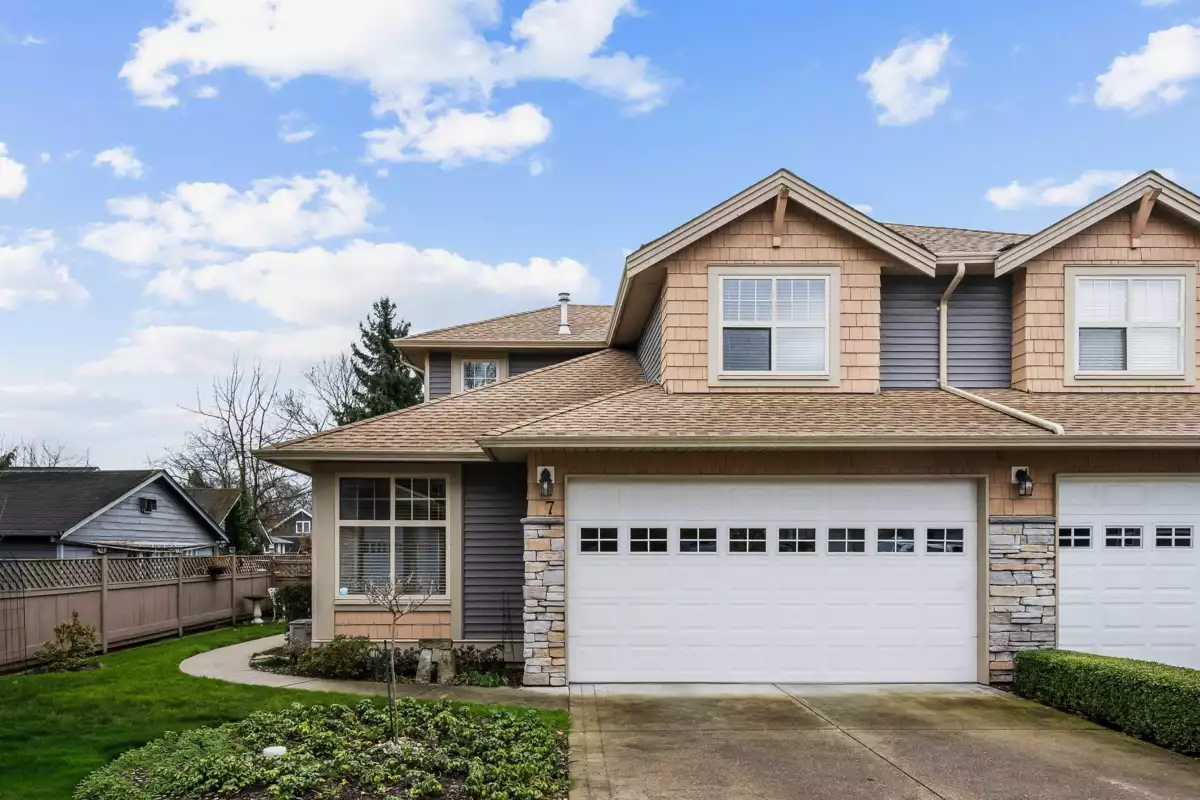 Kitchen Island Photo of 7 46150 Riverside Drive, Chilliwack, BC