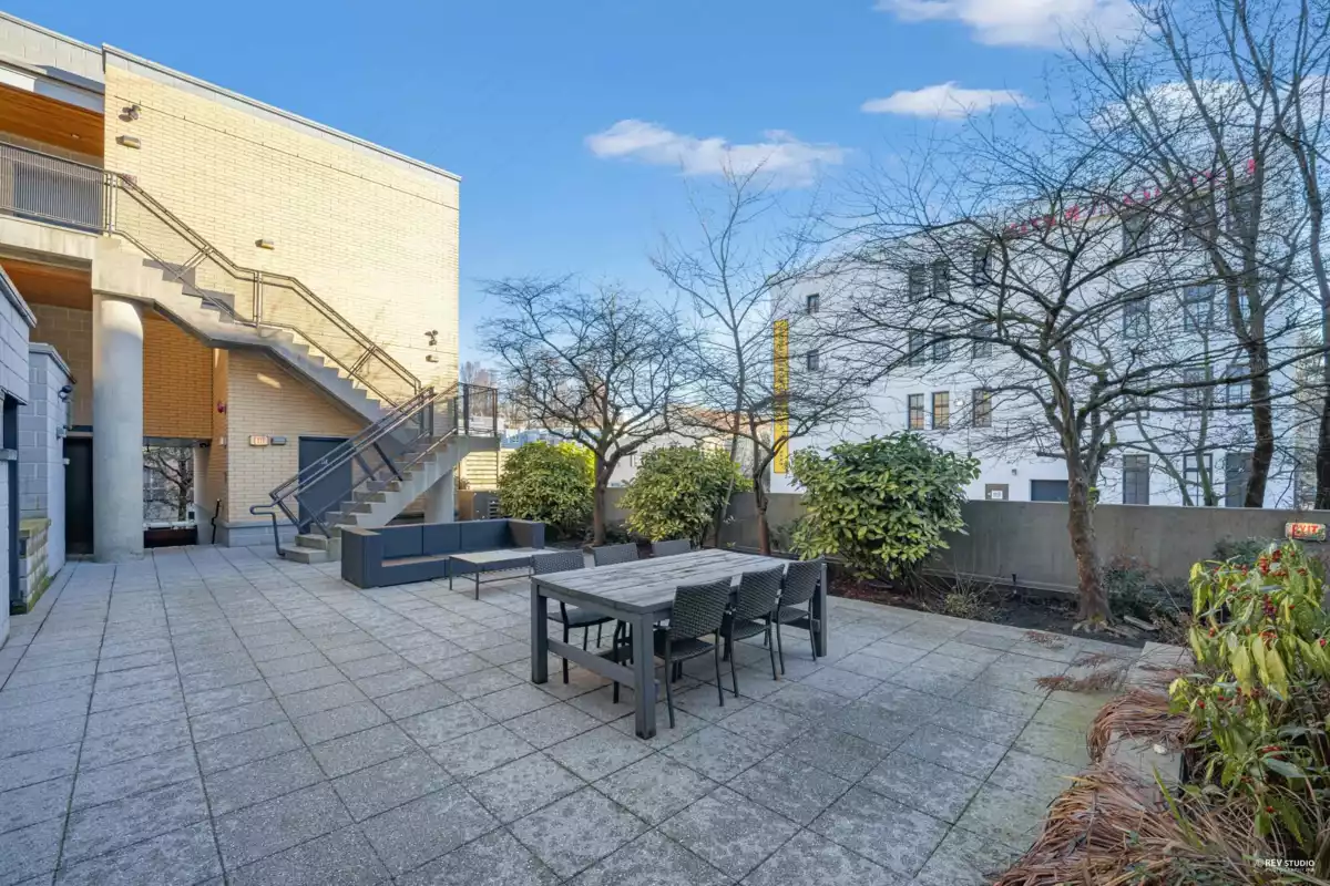 Backyard Photo of PH5 2088 W 11th Avenue, Vancouver, BC