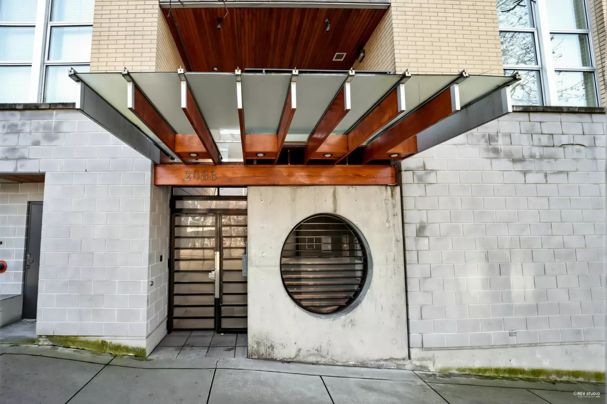 Front Yard Photo of PH5 2088 W 11th Avenue, Vancouver, BC