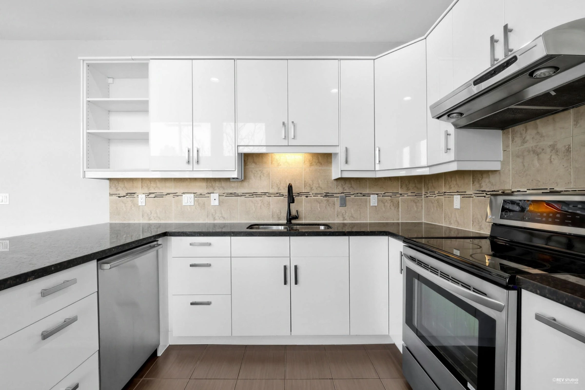 Guest Bathroom Photo of PH5 2088 W 11th Avenue, Vancouver, BC