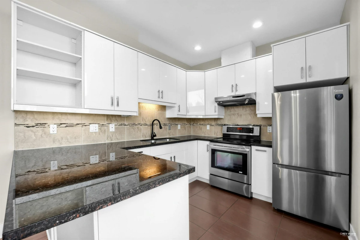 Kitchen Photo of PH5 2088 W 11th Avenue, Vancouver, BC