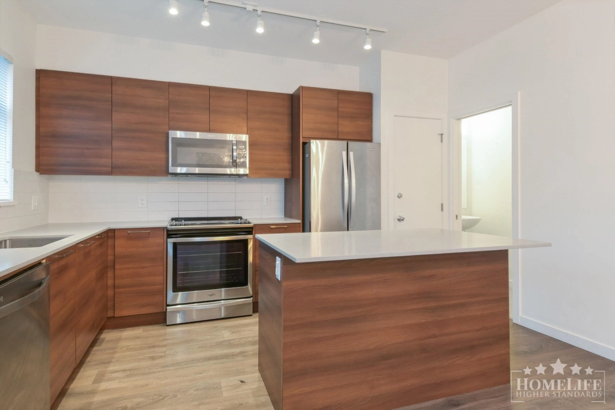 Kitchen Photo of 503 16433 Watson Drive, Surrey, BC